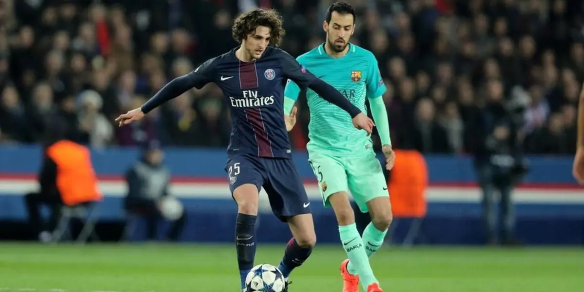 He arrives to cover Busquets' position