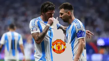 Rodrigo De Paul speaks with Lionel Messi in the Copa America as a mystery player has the Manchester United badge on him. (Source: Getty Images)