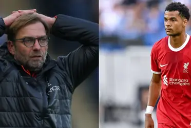 The Reds are losing 1-0 against The Foxes at Anfield Road.