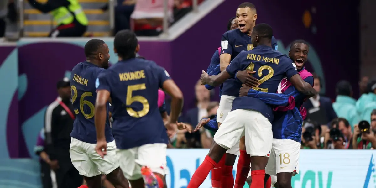 The striker wants to go to the Parisian side, but his club have rejected offers.